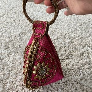 NWOT pink sac bag with sequins, beads detailing